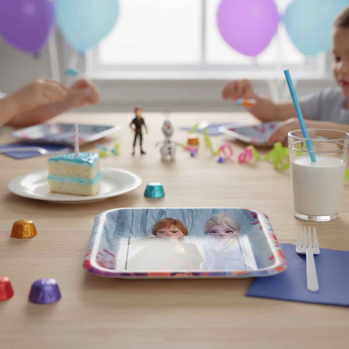 Disney Frozen 2 8-Piece 9" Square Paper Plate Set