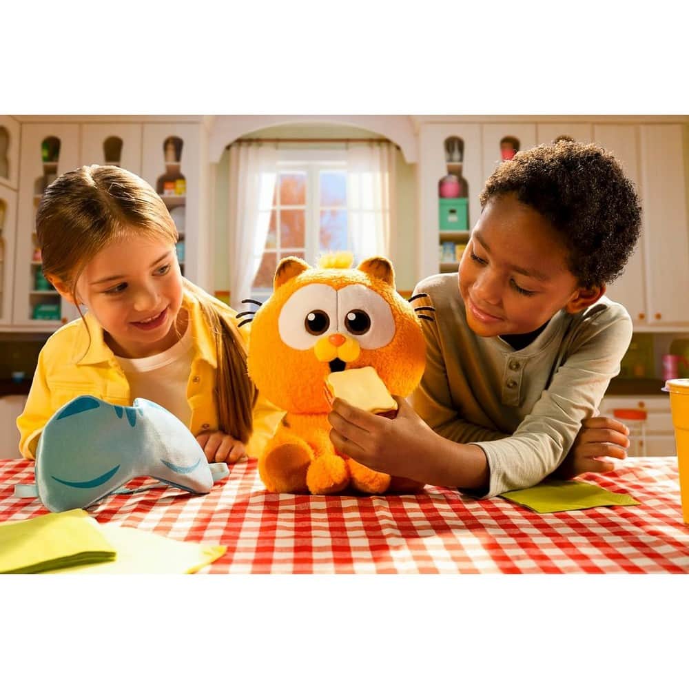 Goliath 10″ Animagic Baby Garfiled Plush Interactive Toy Unisex , 3-4 Years