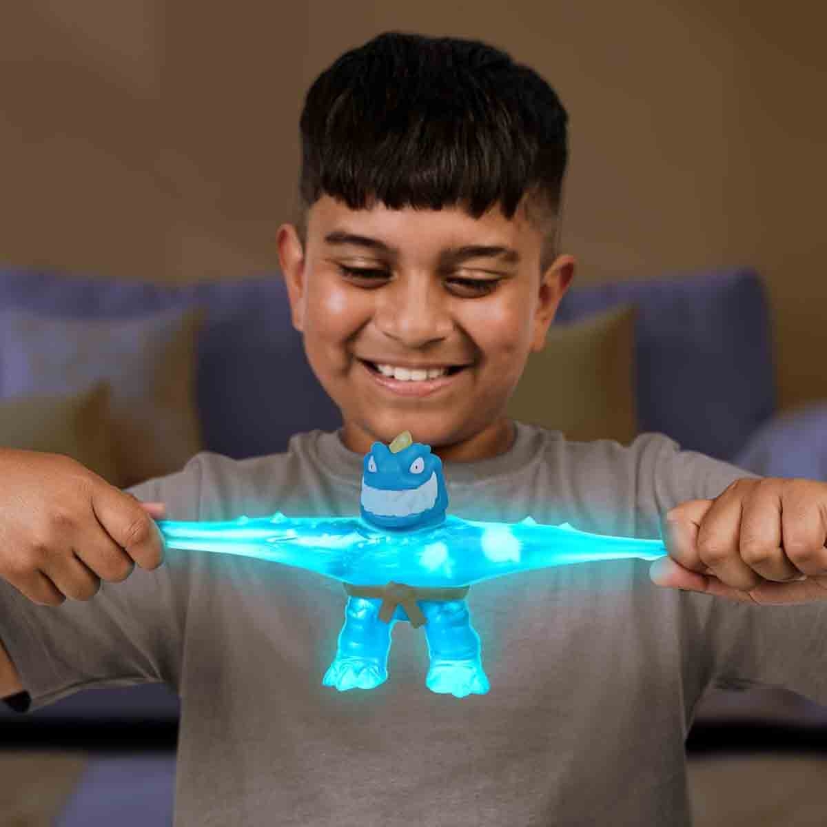 هيروز اوف جو جت زو S2 طقم لعب تايرو جلوي ان ذا دارك هيرو كرياتور مع 3 حشوات جو مميزة للأولاد، 5-7 سنوات