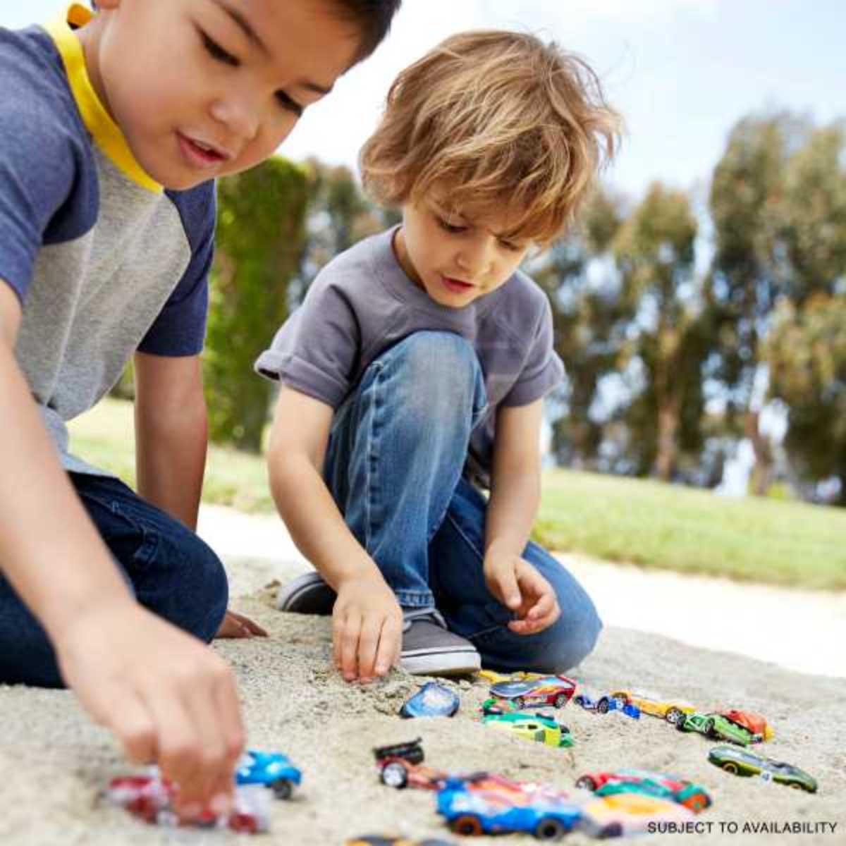 Hot Wheels 10-Piece Assorted Basic Car Set Unisex, 3-4 Years