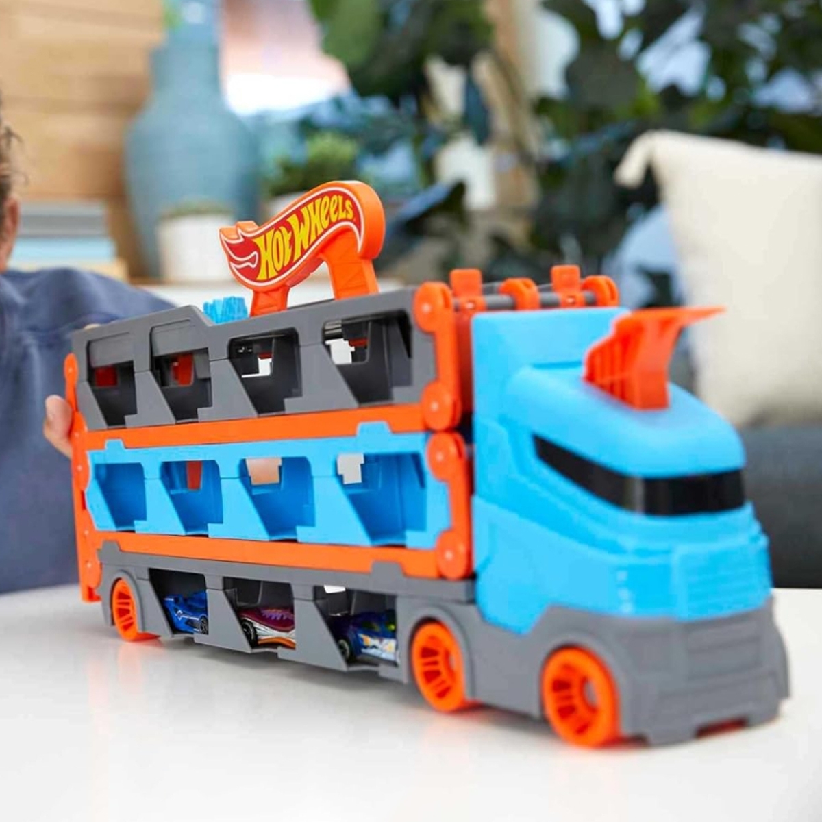Hot Wheels City Speedway Hauler Vehicle Playset Unisex, 5-7 Years