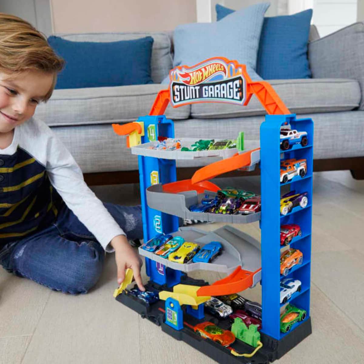 Hot Wheels Jump & Drop Stunt Garage Track Set Unisex, 5-7 Years