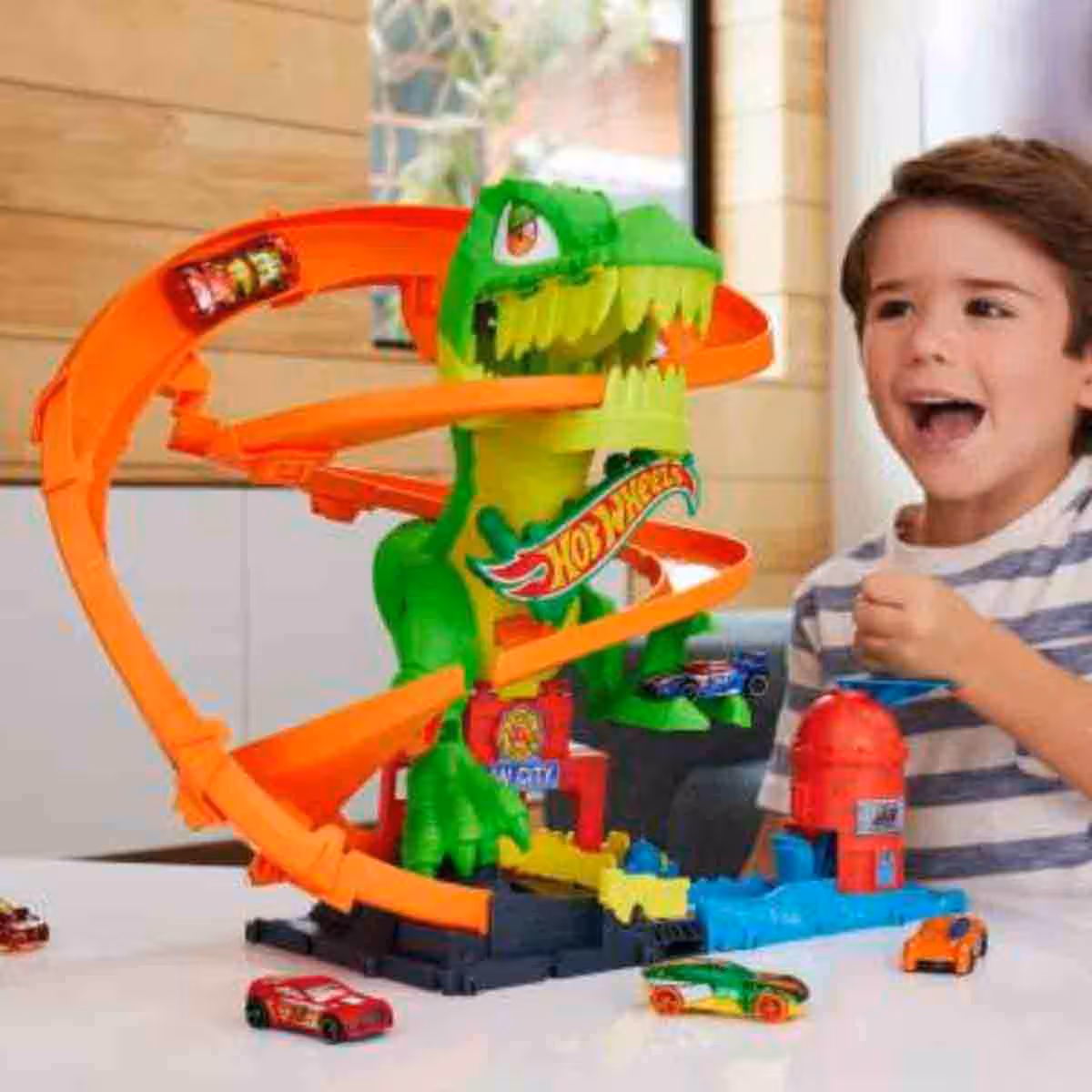 Hot Wheels City T-Rex Vs Fire Station Playset Unisex, 3-4 Years