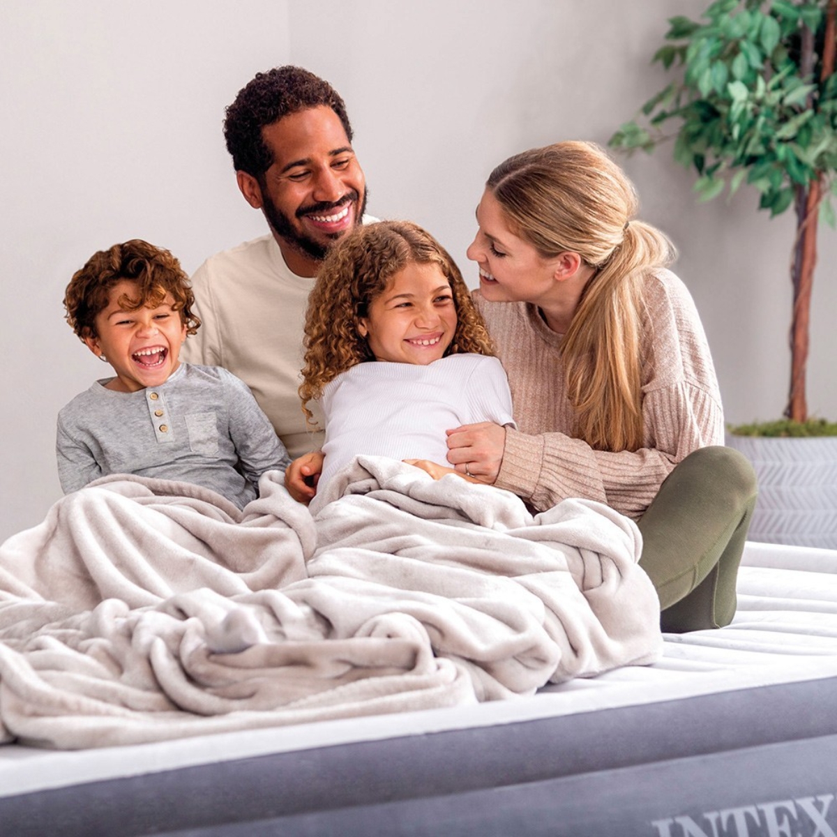 Intex Dura-Beam Plus Mid-Rise Air Mattress Unisex