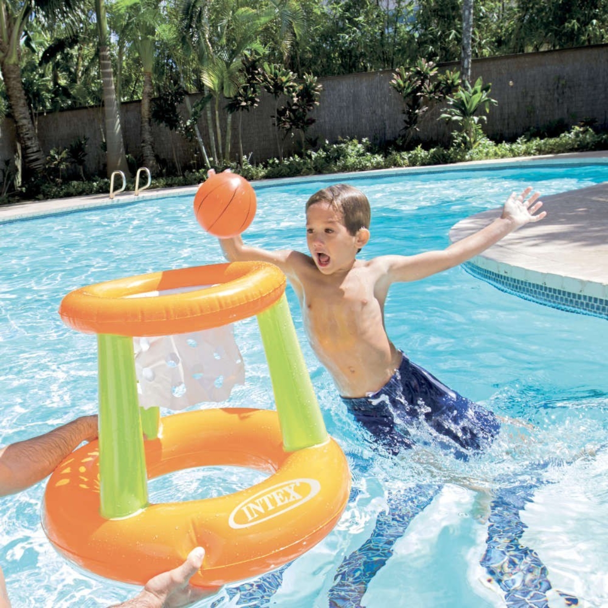 إنتكس طوق عائم للجنسين، 3-4 سنوات