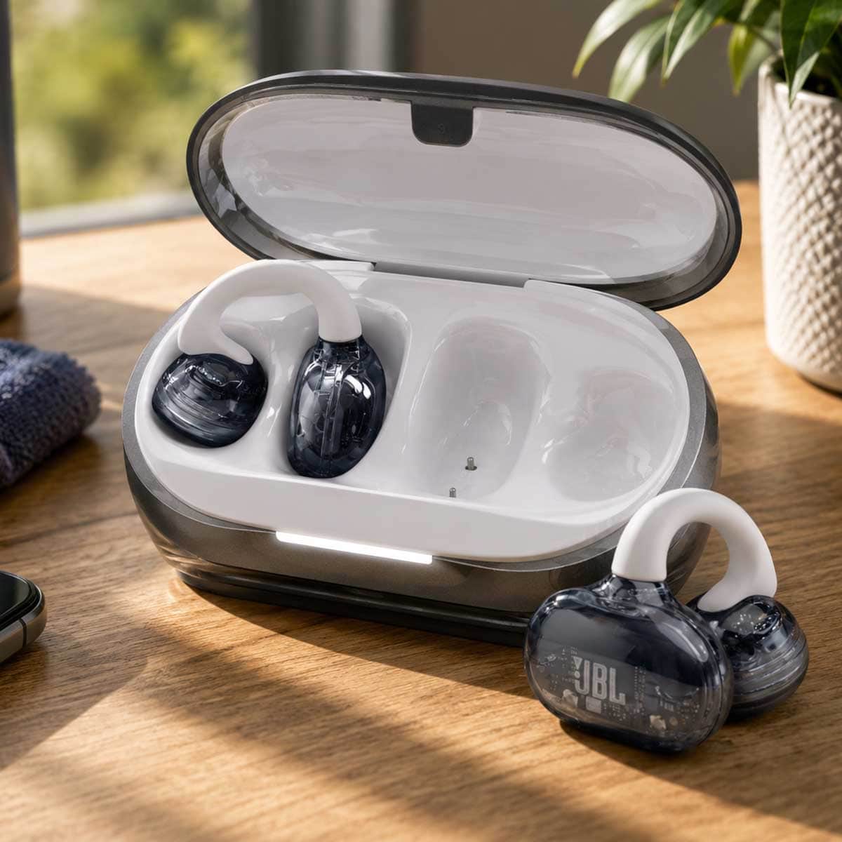 JBL Soundgear Clips Open Wireless Earbuds