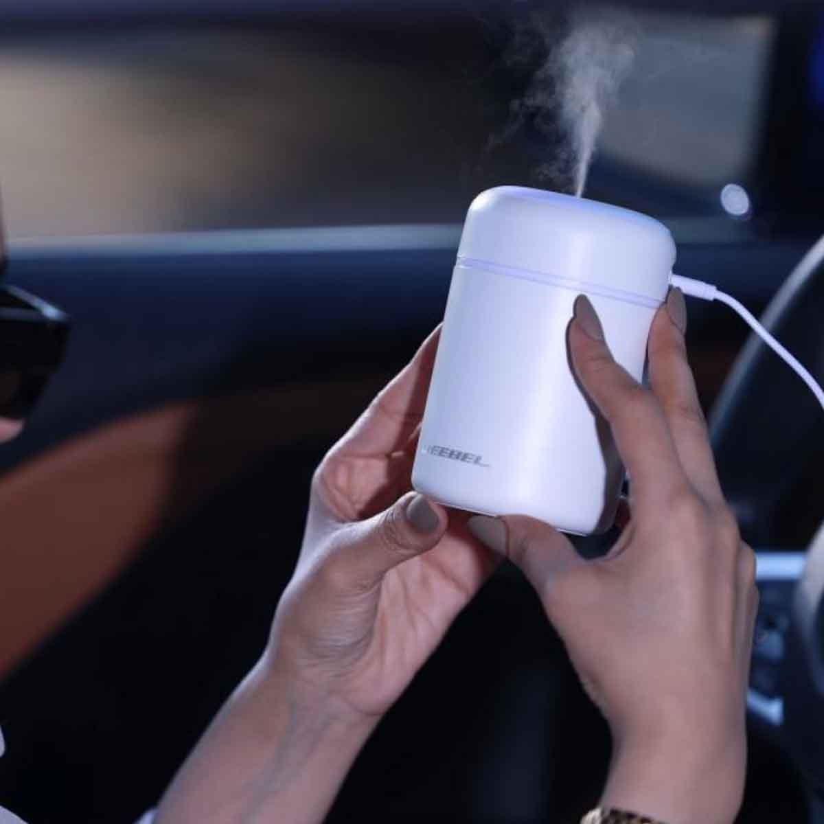 جيبل مرطب هواء صغير 300 مل بإضاءة LED يعمل عبر USB باللون الأبيض