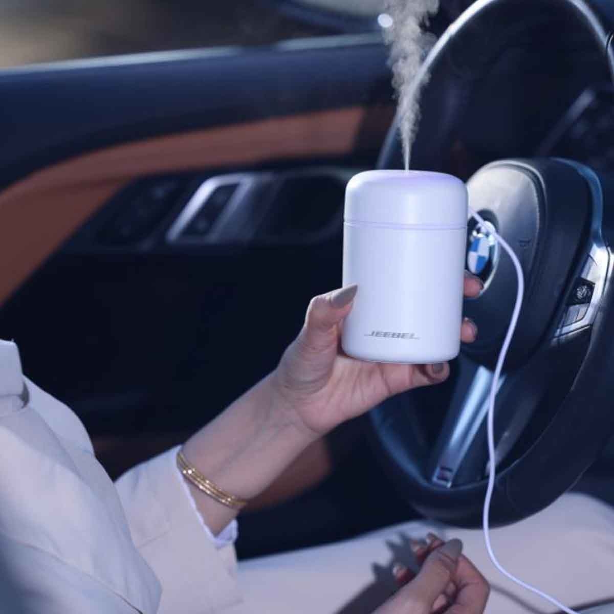 جيبل مرطب هواء صغير 300 مل بإضاءة LED يعمل عبر USB باللون الأبيض