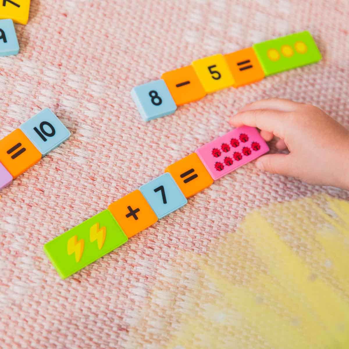 ليرننغ ريسورسز دومينو الرياضيات للجمع والطرح للجنسين، 3-4 سنوات