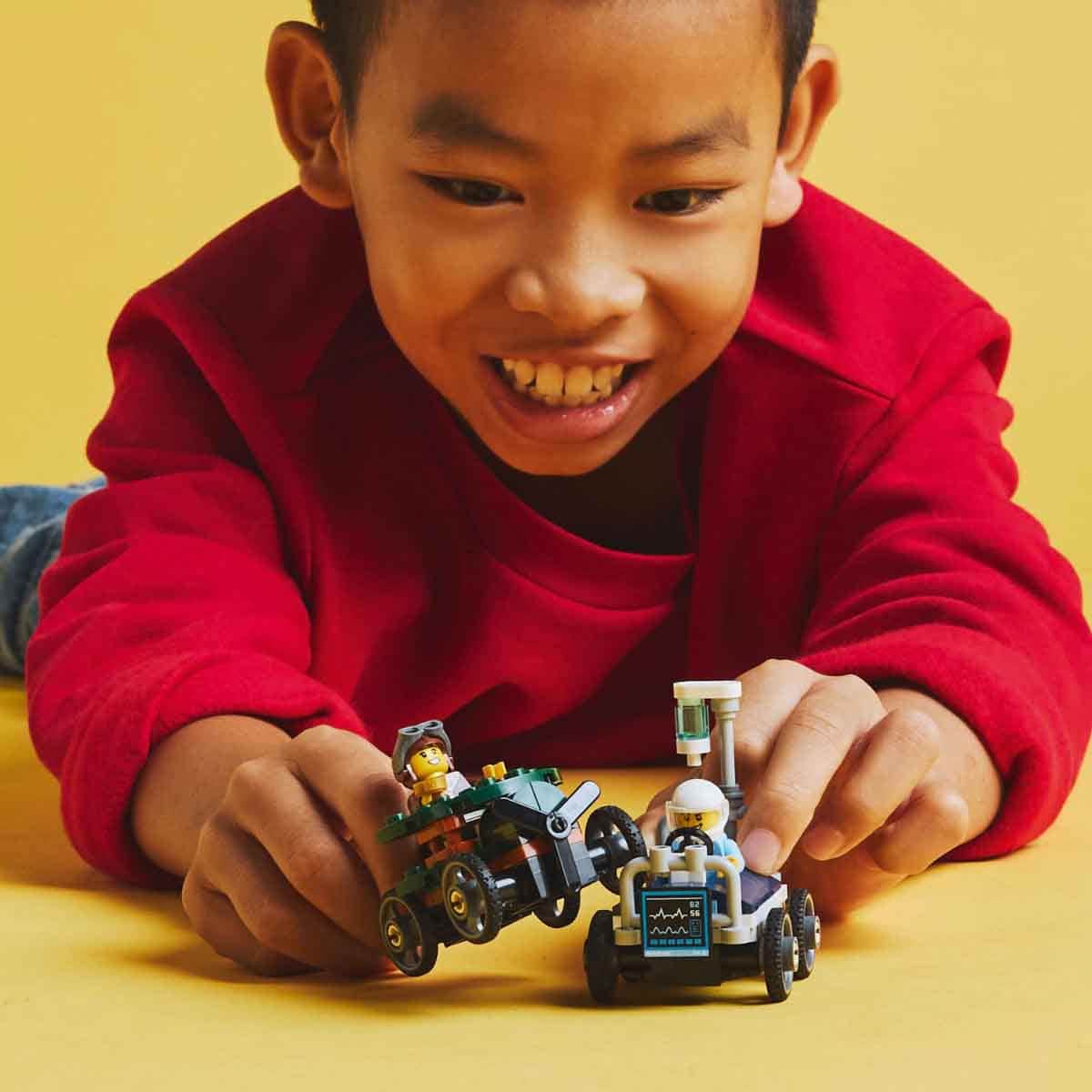 LEGO City Great Vehicles 60459 V29 Airplane Vs Hospital Bed Rescue Set Unisex, 5-7 Years