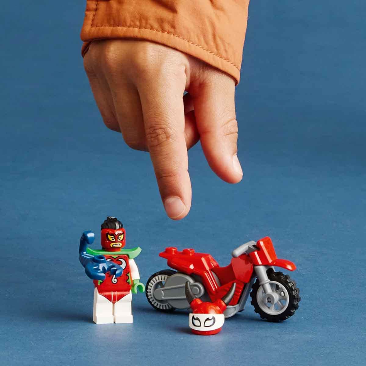 LEGO City Stuntz 60332 Reckless Scorpion Stunt Bike Set Unisex, 5-7 Years