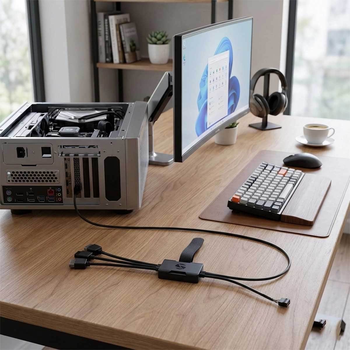 Lian Li Black PW-U2HB Internal USB 2.0 1-3 Hub