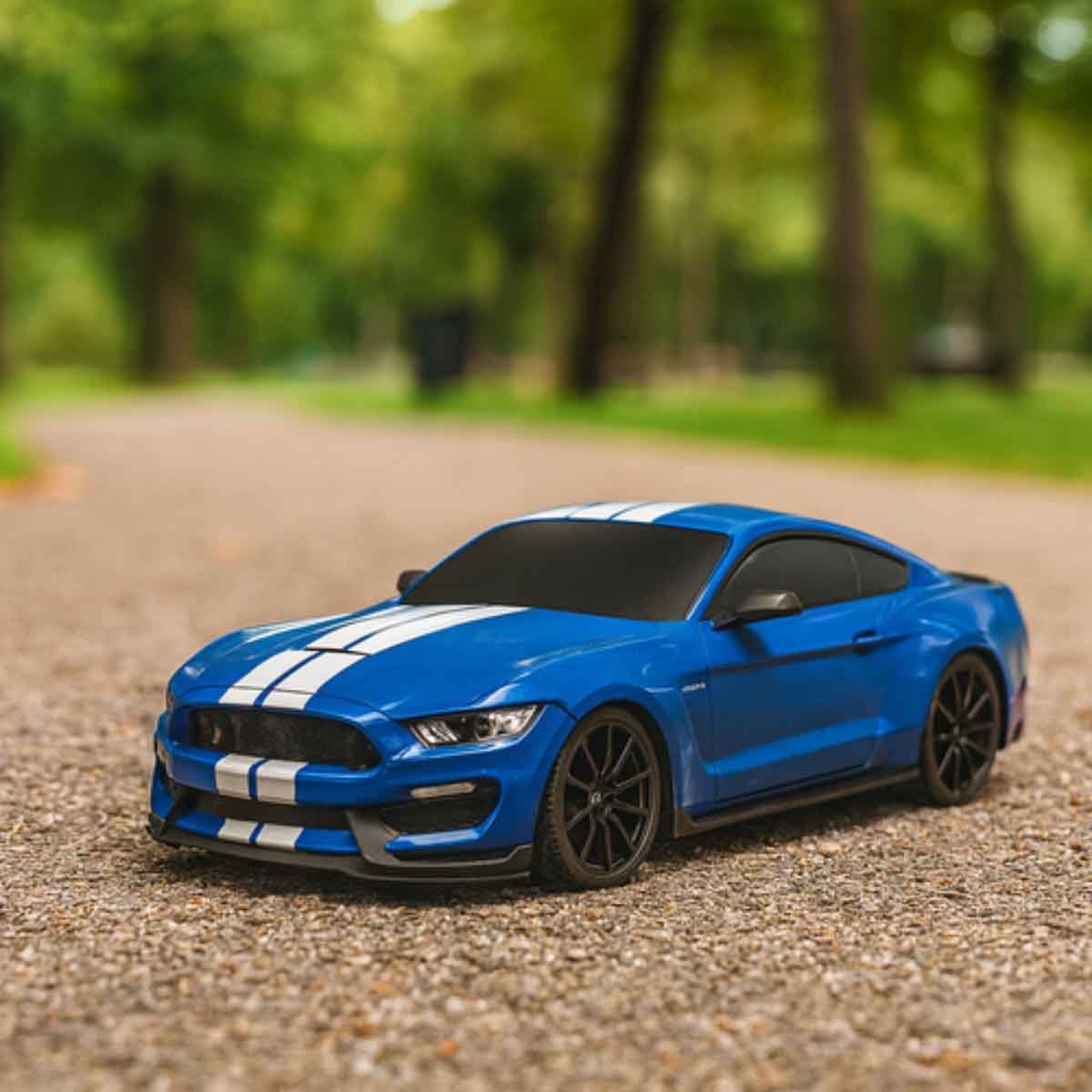 Maisto 1:14 Scale 2.4GHz Street Series Ford Shelby GT350 RC Car Boys, 5-7 Years