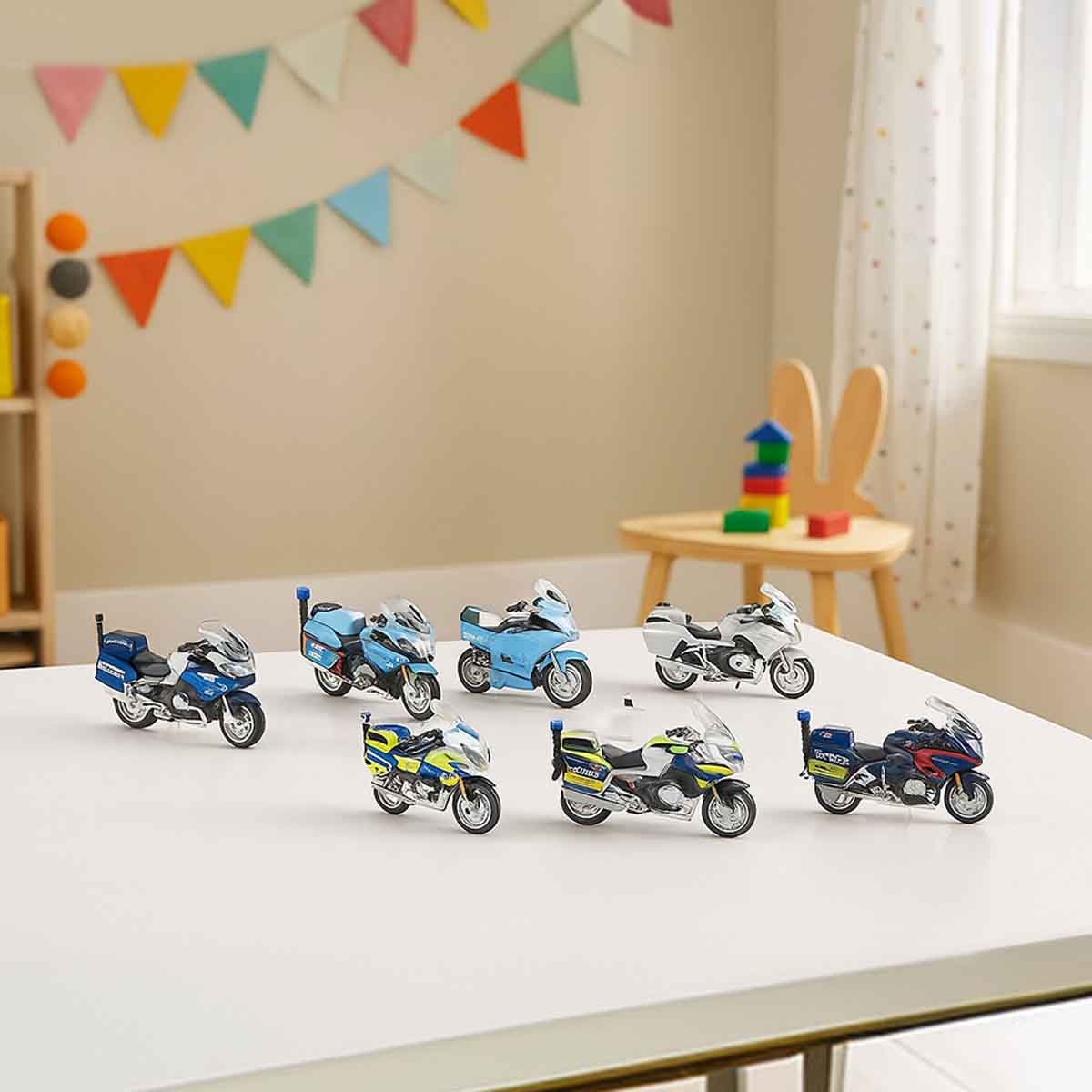 مايستو دراجة نارية شرطة بي إم دبليو داي كاست متنوعة مقياس 1:18 للأولاد، 3-4 سنوات