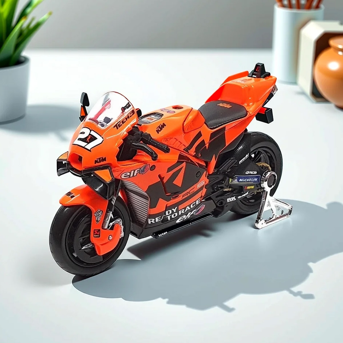 مايستو دراجة نارية موتو جي بي بمقياس 1:18 معدنية، للأولاد، من عمر 3 إلى 4 سنوات