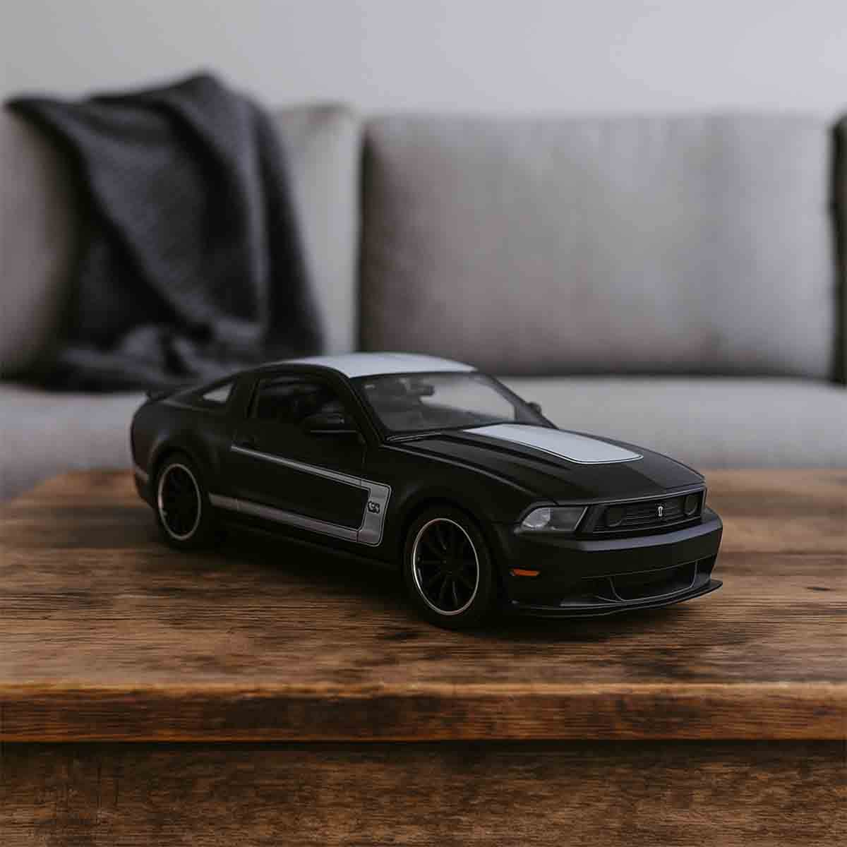 Maisto 1:24 Scale Black Ford Mustang Boss 302 Diecast Car Boys, 3-4 Years