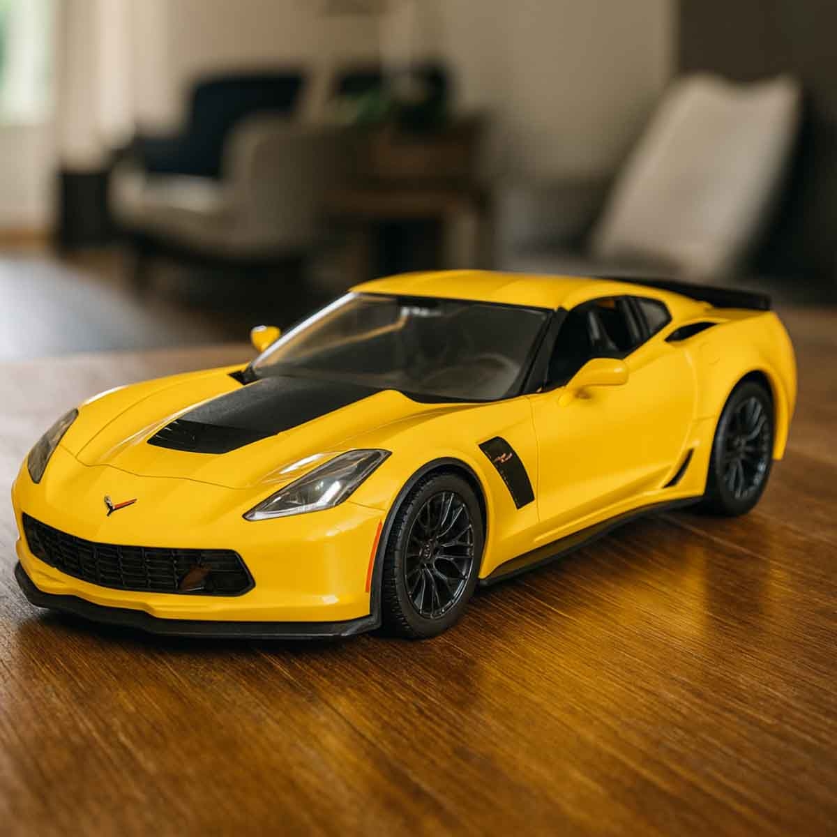 مايستو سيارة دايكاست كورفيت Z06 2015 صفراء بمقياس 1:24 للأولاد، من عمر 3 إلى 4 سنوات