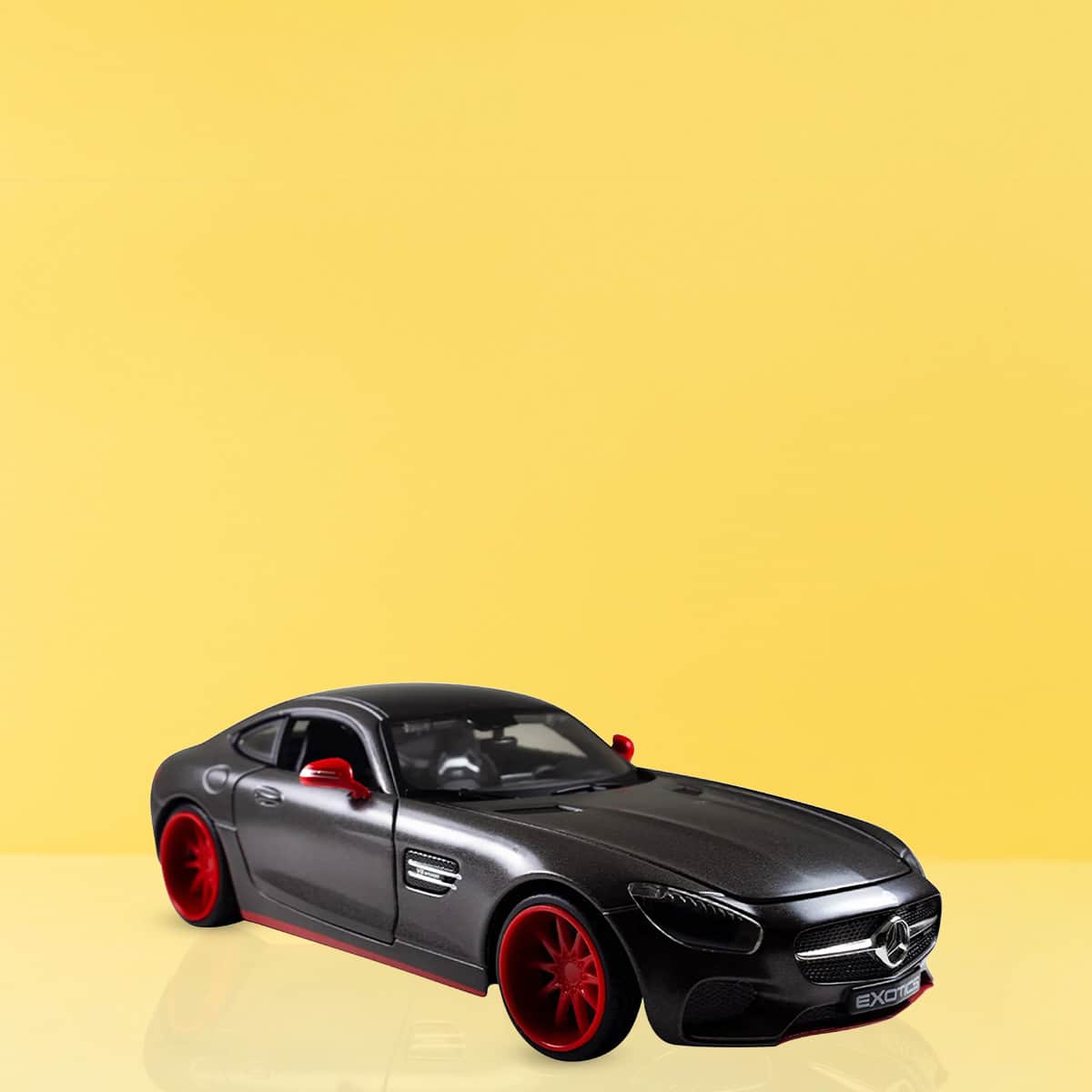 Maisto 1:24 Scale Mercedes AMG GT Diecast Car Boys, 8-10 Years