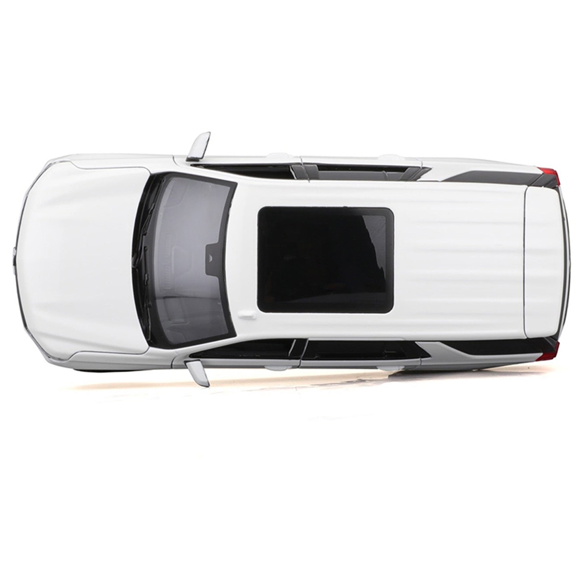 Maisto 1:26 Scale 2021 Chevrolet Tahoe Assorted Diecast SUV Unisex, 3-4 Years