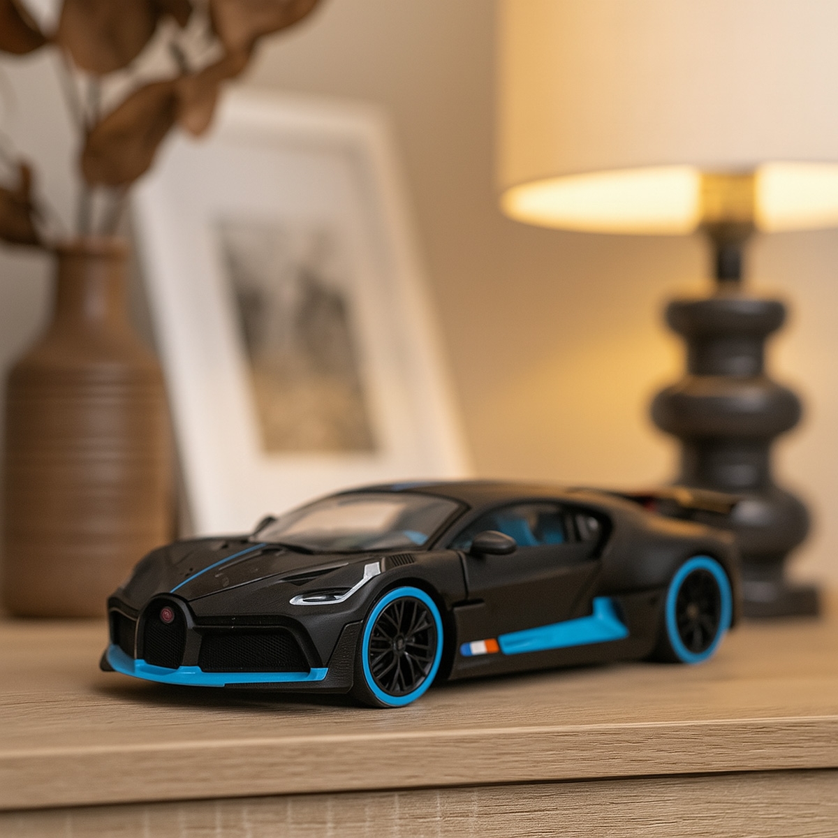 Maisto Special Edition Series 1:24 Scale Bugatti Divo Assorted Diecast Car Unisex, 3-4 Years