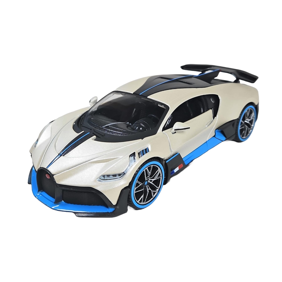 Maisto Special Edition Series 1:24 Scale Bugatti Divo Assorted Diecast Car Unisex, 3-4 Years
