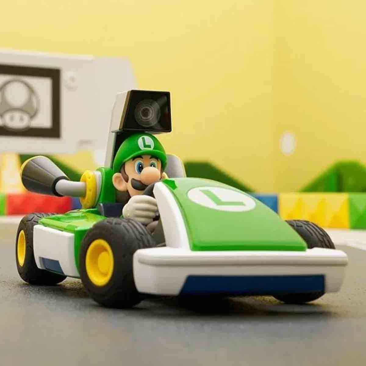 Nintendo Switch Mario Kart Live: Home Circuit Luigi Game Kit
