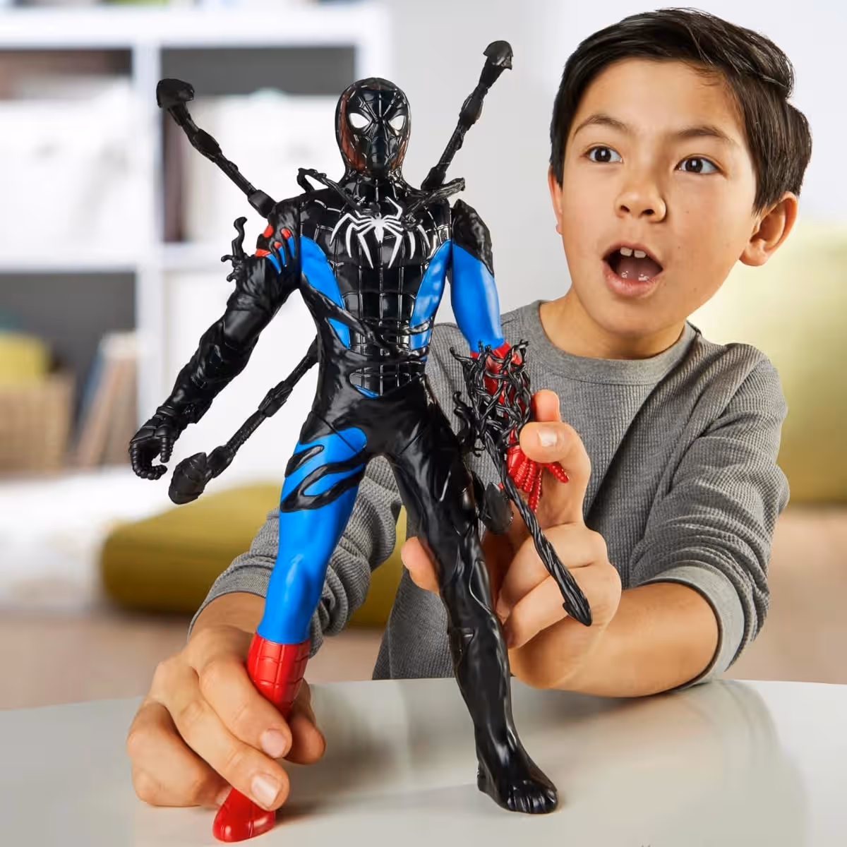 Marvel 11″ Venom vs Spider-Man Liquid Shifter Action Figure Unisex, 5-7 Years