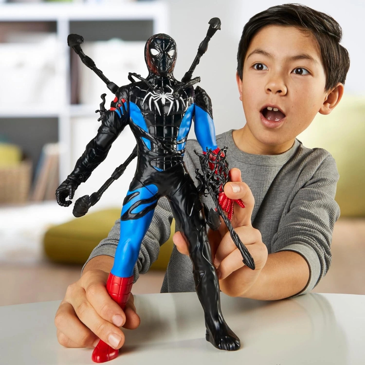 Marvel 11″ Venom vs Spider-Man Liquid Shifter Action Figure Unisex, 5-7 Years