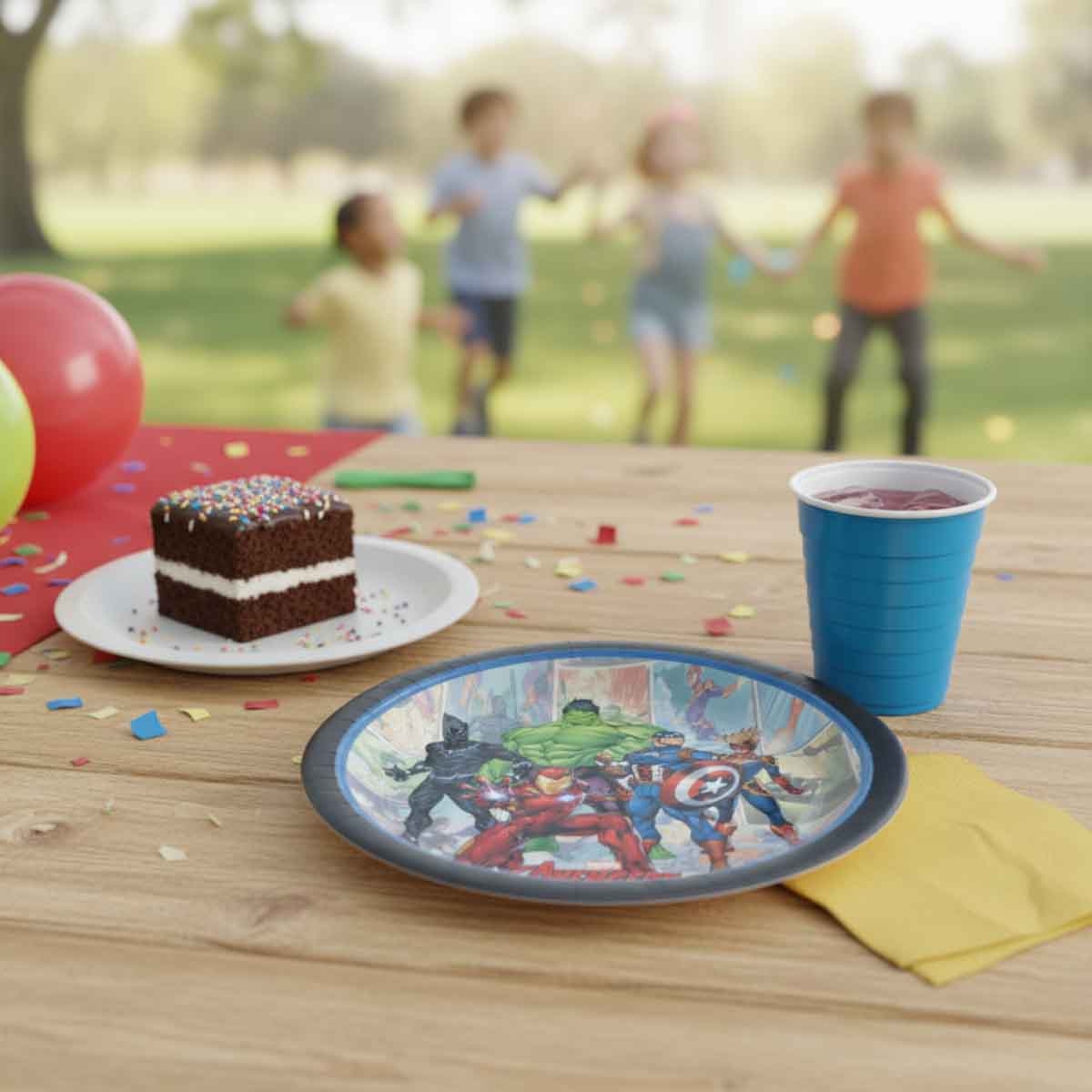 Marvel Avengers 8-Piece 7" Powers Unite Paper Plate Set