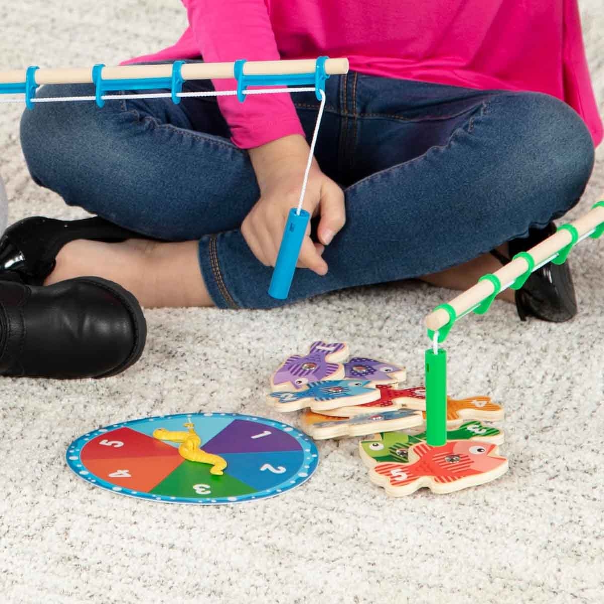 ميليسا آند دوغ لعبة صيد وعد خشبية مع عصاتين مغناطيسيتين للجنسين، 3-4 سنوات