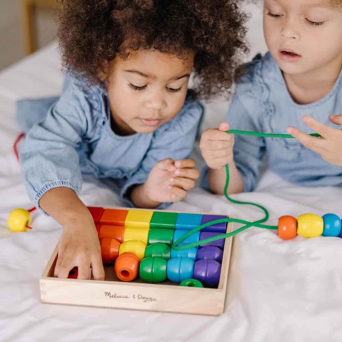 Melissa & Doug Primary Wooden Lacing Beads Educational Activity Set Unisex, 3-4 Years