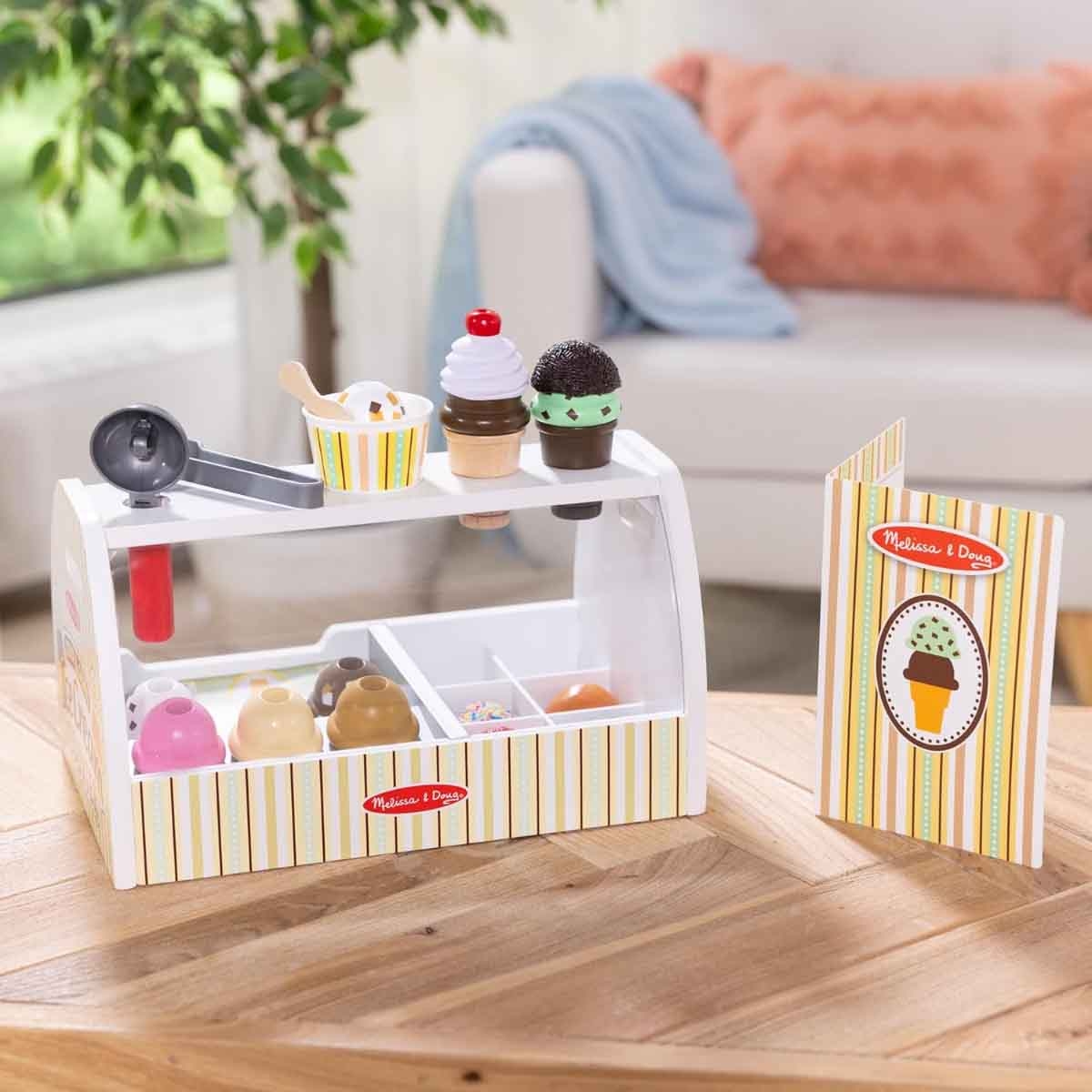 Melissa & Doug Scoop & Serve Ice Cream Counter Unisex, 3-4 Years