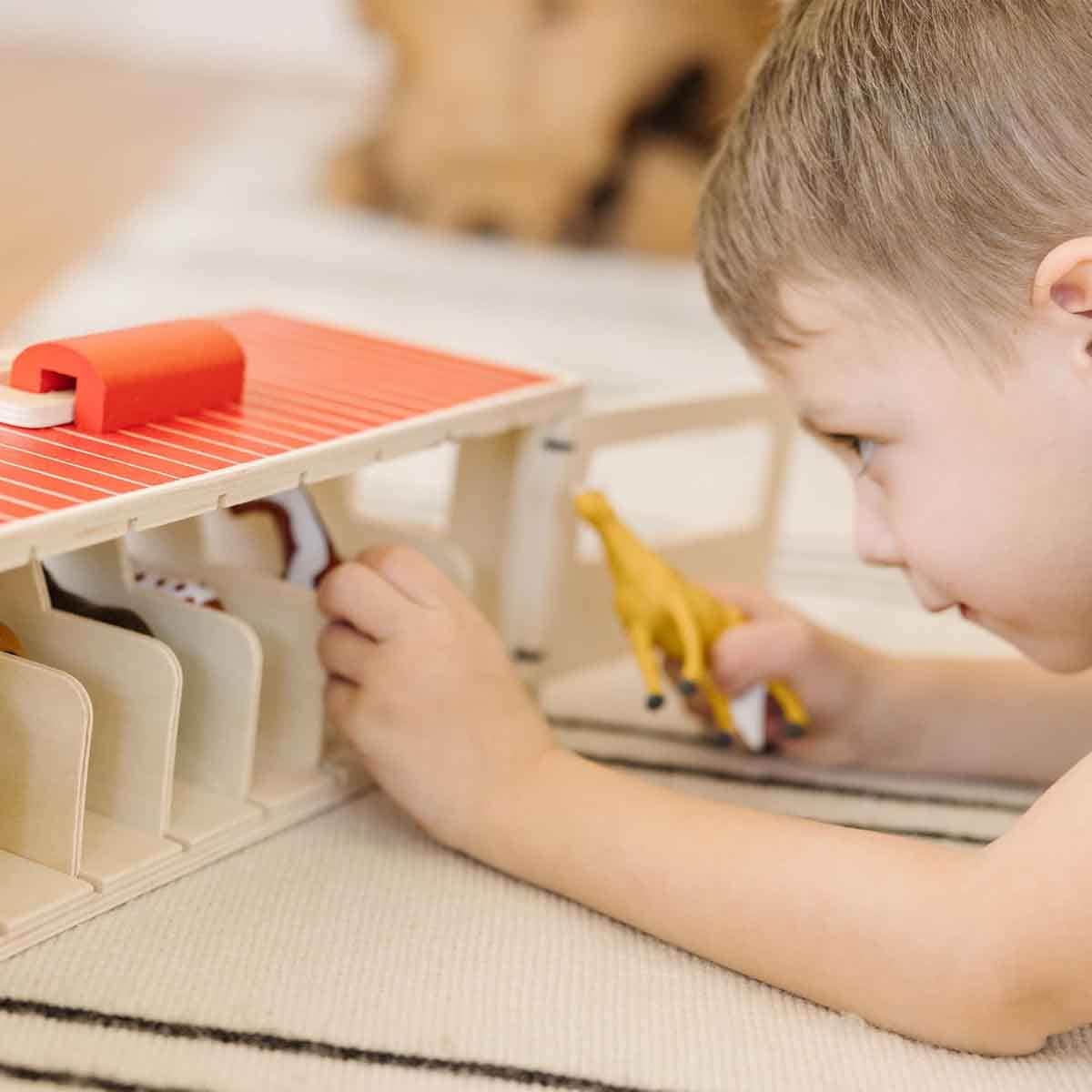 ميليسا آند دوغ مجموعة اسطبل خيول محمول للجنسين، 3-4 سنوات