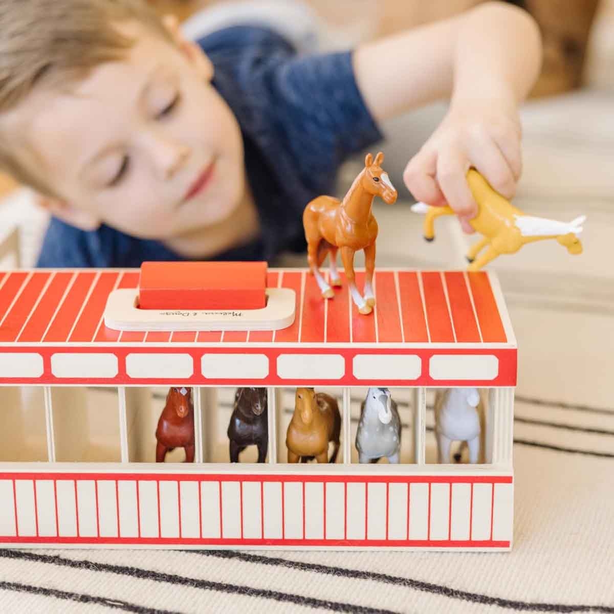 Melissa & Doug Take Along Show Horse Stable Play Set Unisex, 3-4 Years