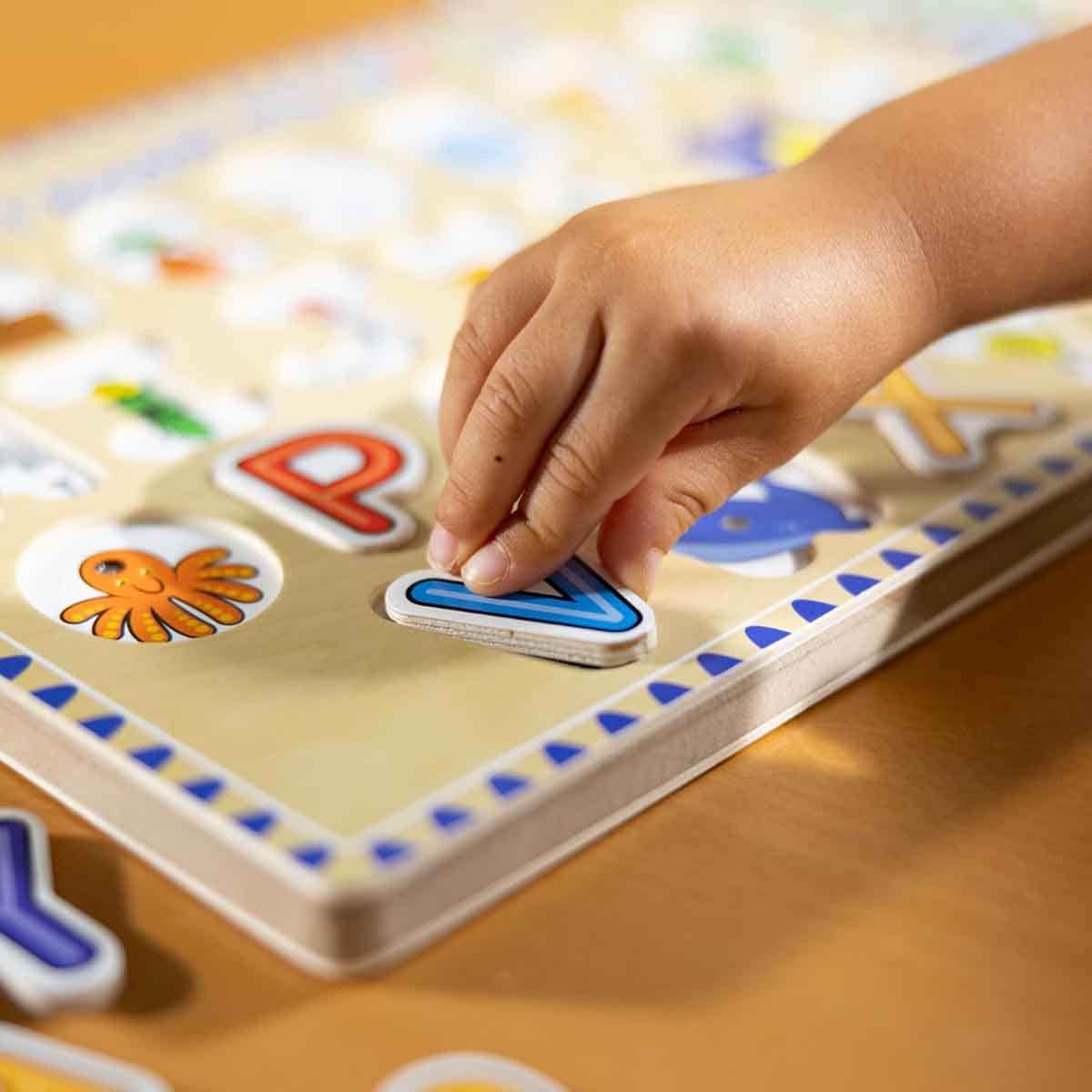 Melissa & Doug Wooden Alphabet Sound Puzzle Unisex, 3-4 Years