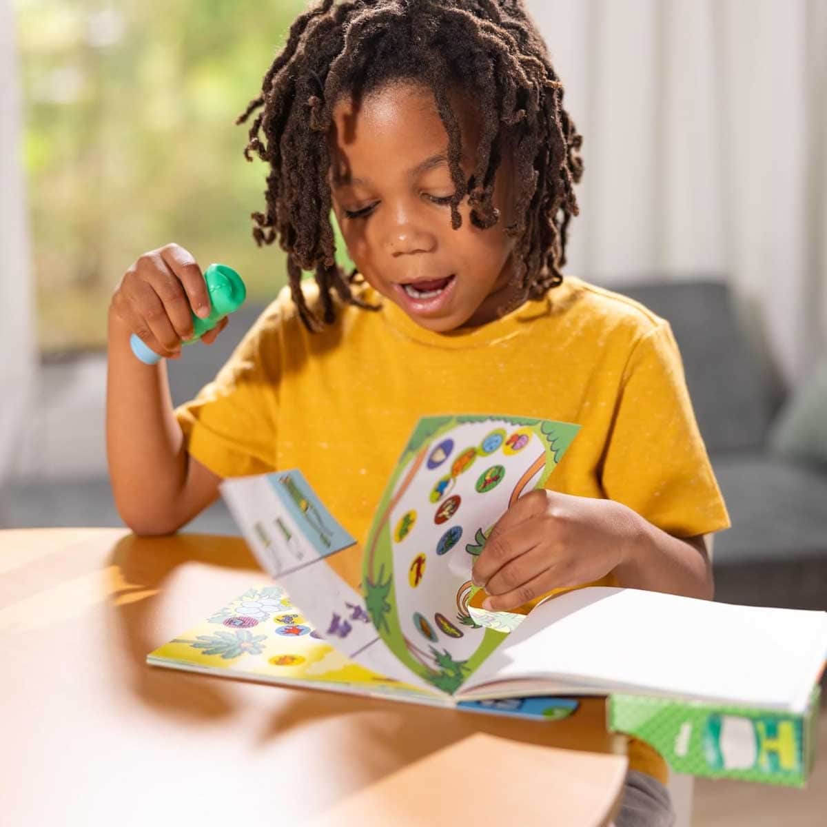 Melissa & Doug 24-Page Dinosaur Sticker Wow! Activity Pad & Sticker Stamper Set Unisex, 3-4 Years