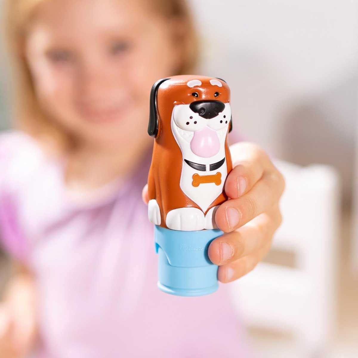 مجموعة ملصقات الكلاب من ميليسا آند دوغ، 24 صفحة، تتضمن دفتر أنشطة وطابع ملصقات، مناسبة للجنسين، من 3 إلى 4 سنوات.