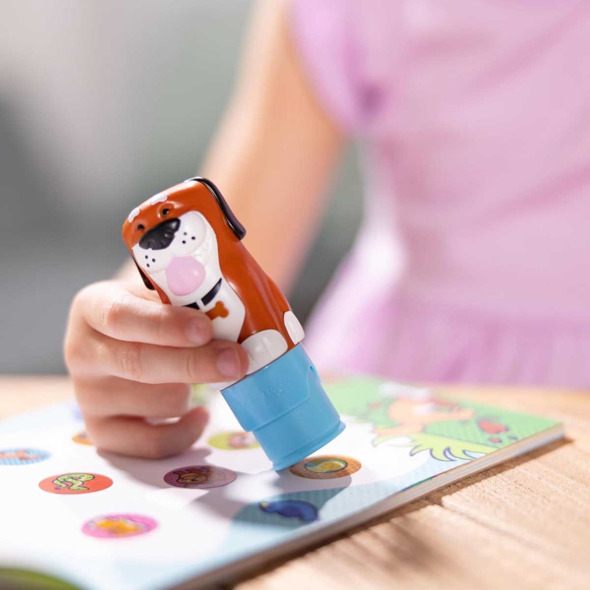 مجموعة ملصقات الكلاب من ميليسا آند دوغ، 24 صفحة، تتضمن دفتر أنشطة وطابع ملصقات، مناسبة للجنسين، من 3 إلى 4 سنوات.