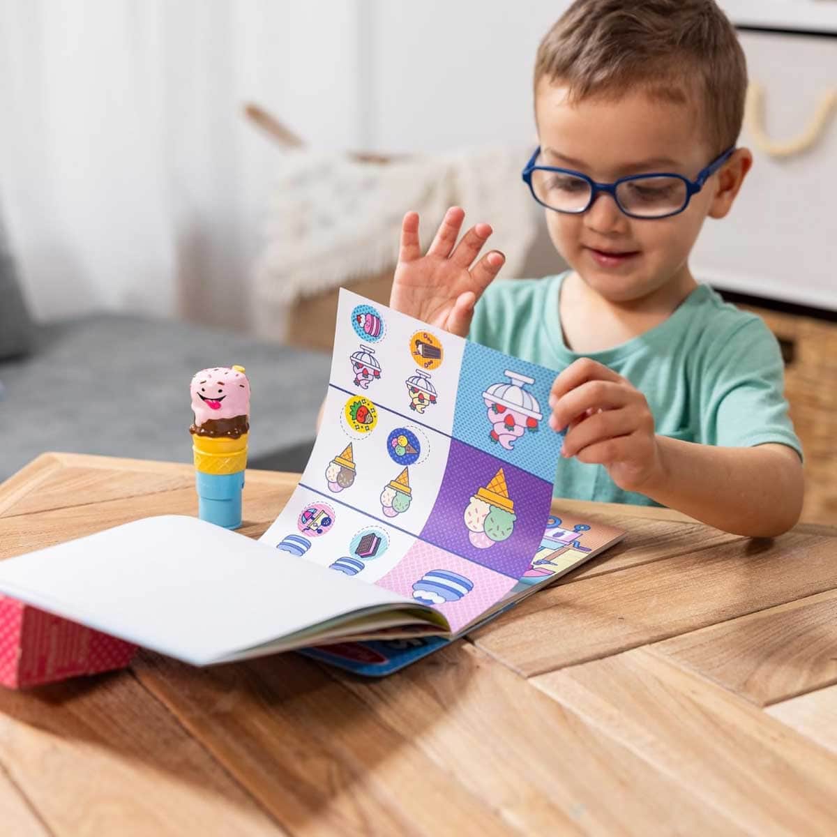 Melissa & Doug 24-Page Ice Cream Sticker Wow! Activity Pad & Sticker Stamper Set Unisex, 3-4 Years