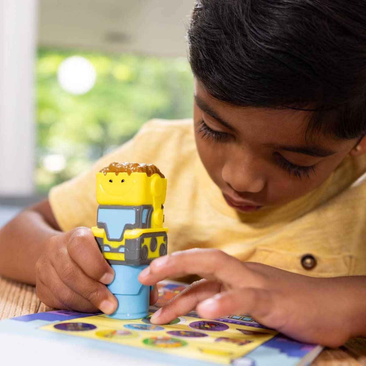 مجموعة ملصقات ميليسا آند دوغ واو! جرافة، 24 صفحة، مجموعة أنشطة للجنسين، 3-4 سنوات