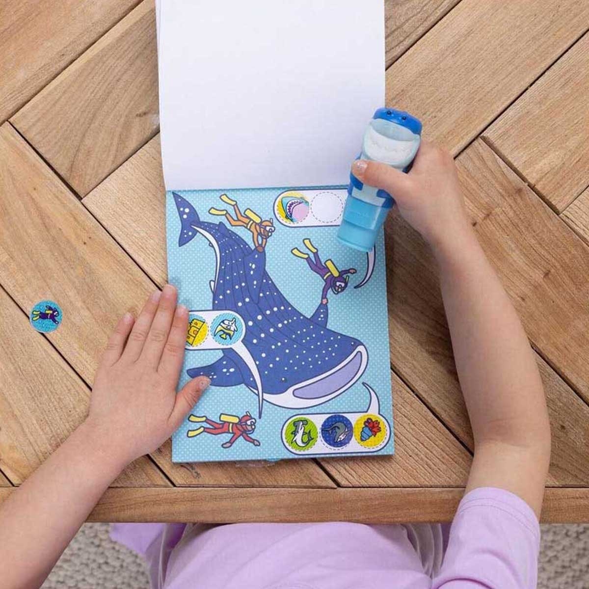 مجموعة ملصقات ميليسا آند دوغ المكونة من 24 صفحة! لوحة أنشطة سمكة القرش ومجموعة طوابع ملصقات، مناسبة للجنسين، من 3 إلى 4 سنوات