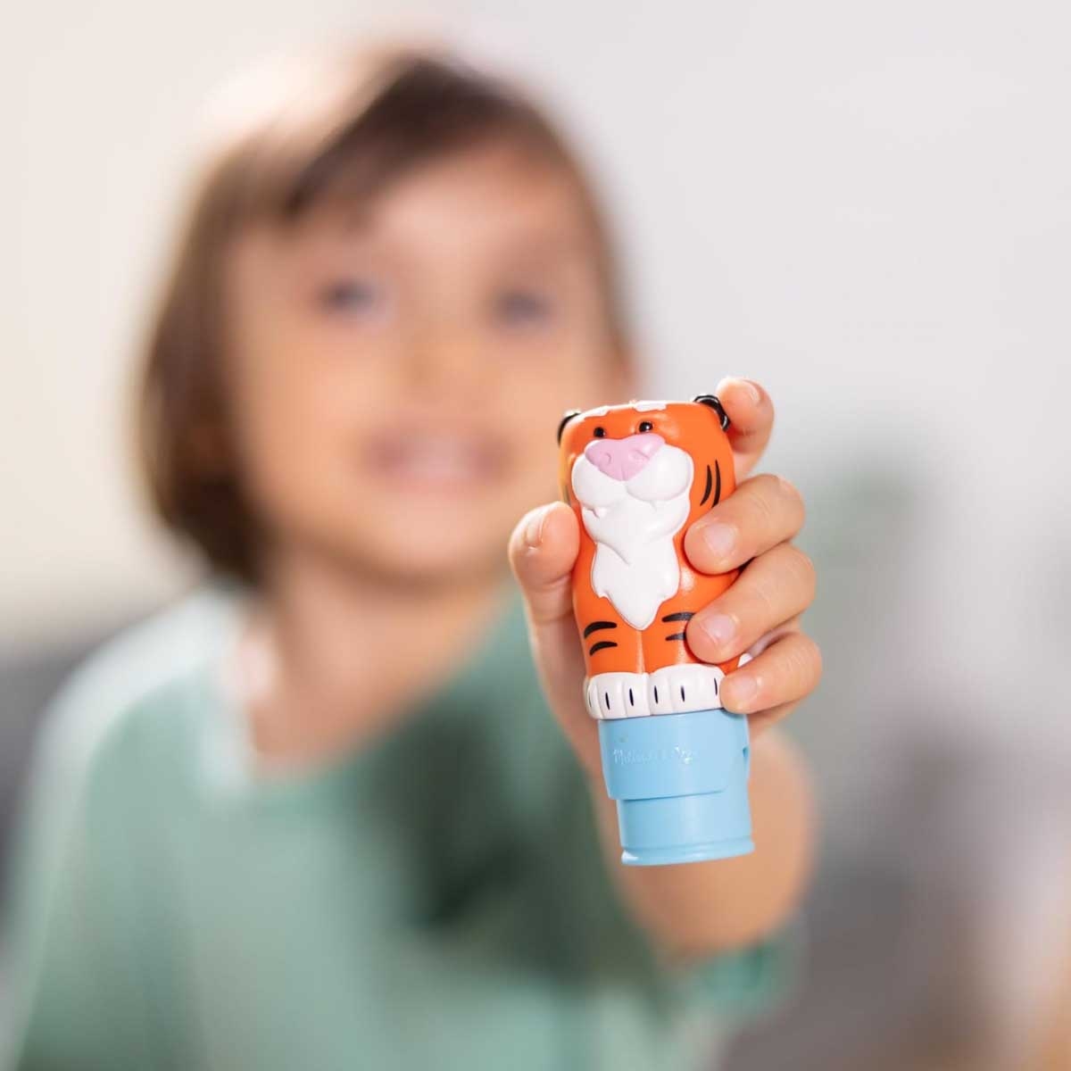 مجموعة ملصقات النمر من ميليسا آند دوغ، ٢٤ صفحة، مع دفتر أنشطة ومجموعة طوابع ملصقات، مناسبة للجنسين، من ٣ إلى ٤ سنوات