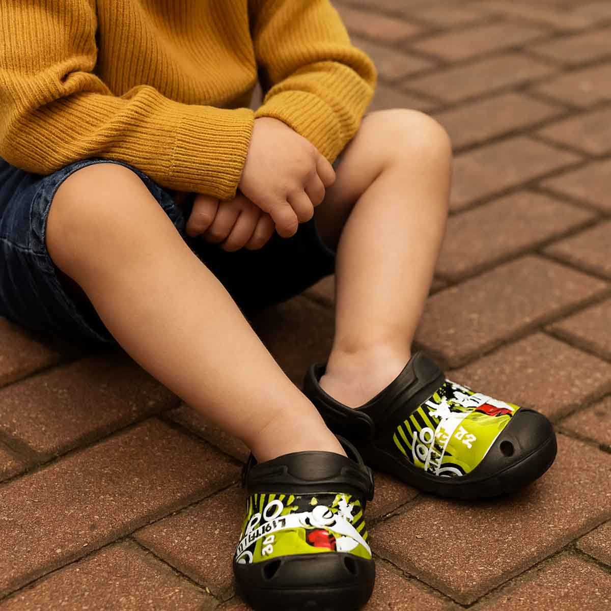 ميكي ماوس صنادل خفيفة مريحة للأطفال باللون الأسود