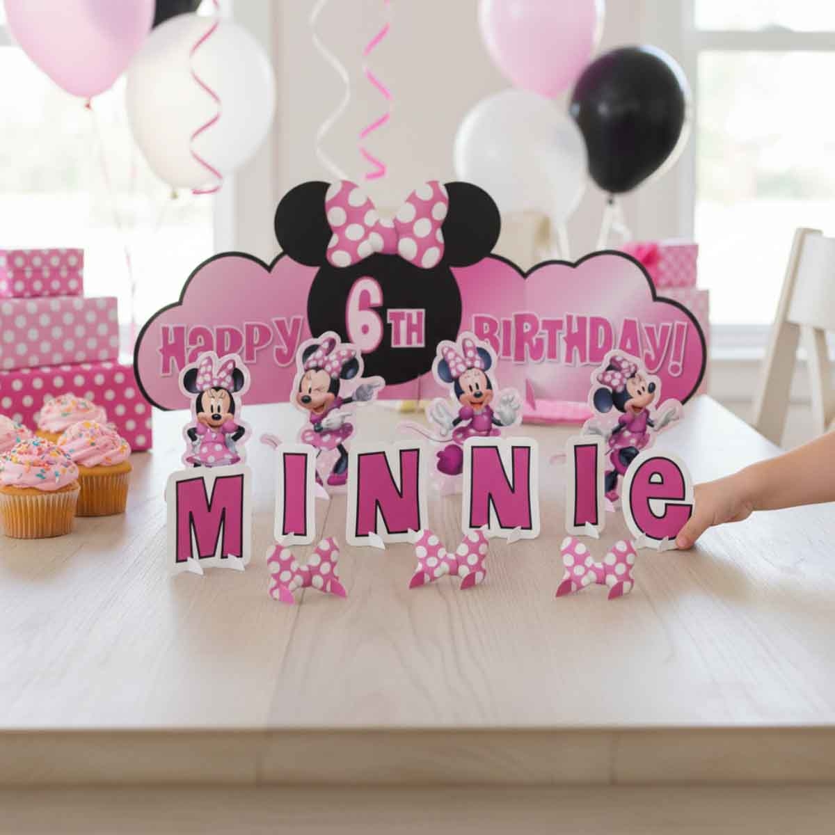 Minnie Mouse Birthday Forever Table Decorating Kit