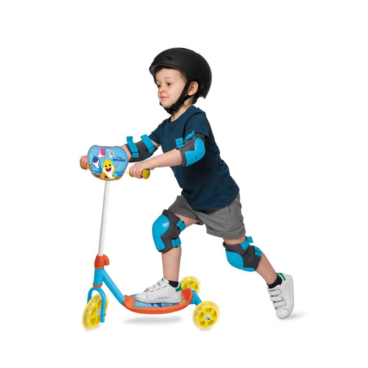 Mondo 3-Wheels My 1st Baby Shark Ride-On Scooter Unisex, 3-4 Years