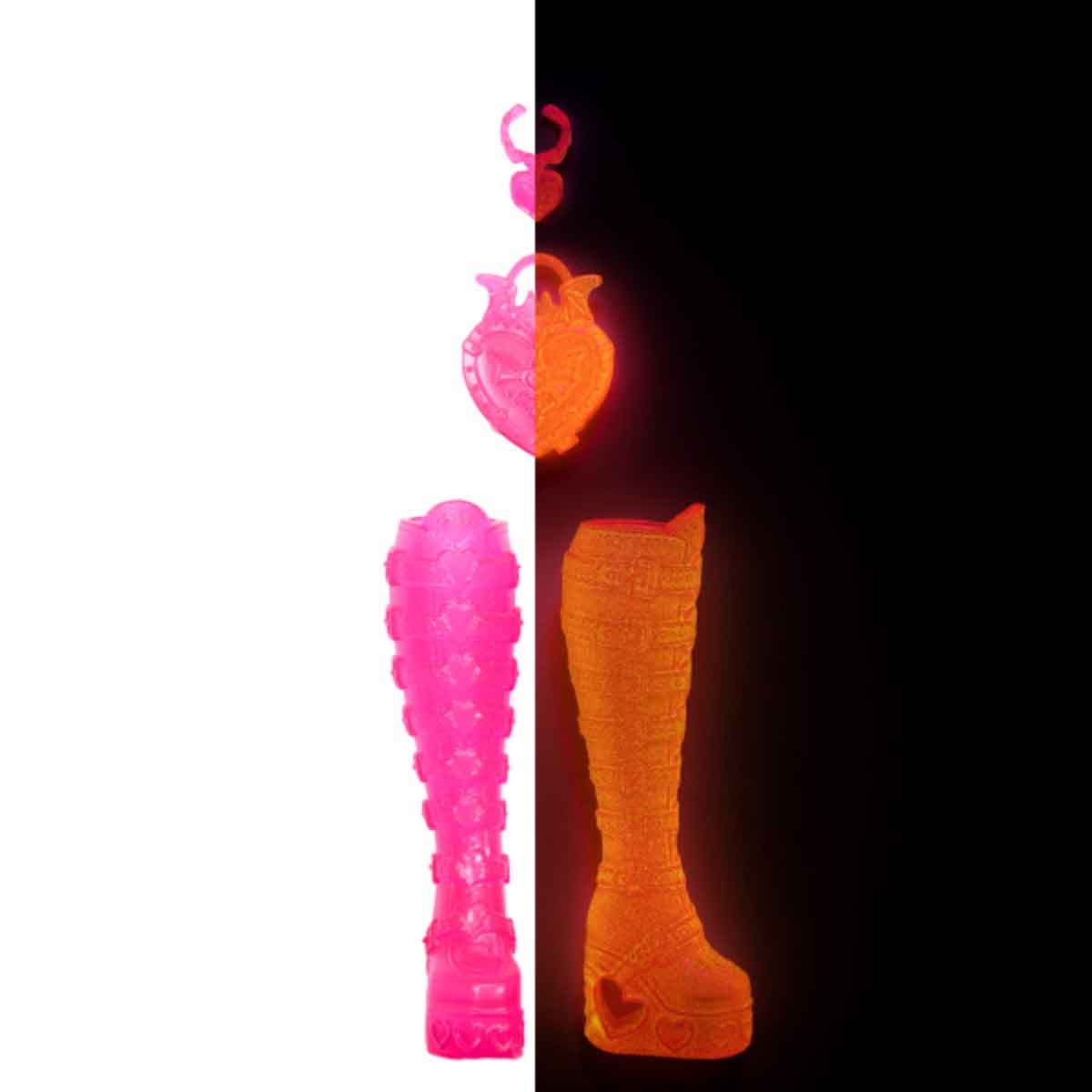 Monster High Skulltimates Secrets Neon Frights Series Draculaura Doll Girls, 3-4 Years