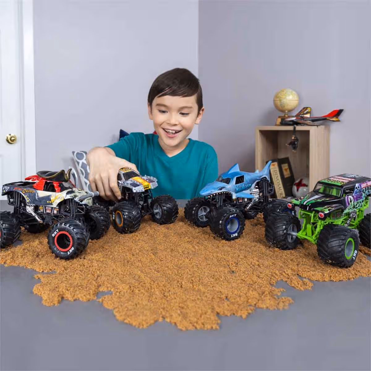 Monster Jam Assorted 1:24 Diecast Trucks Unisex, 3-4 Years