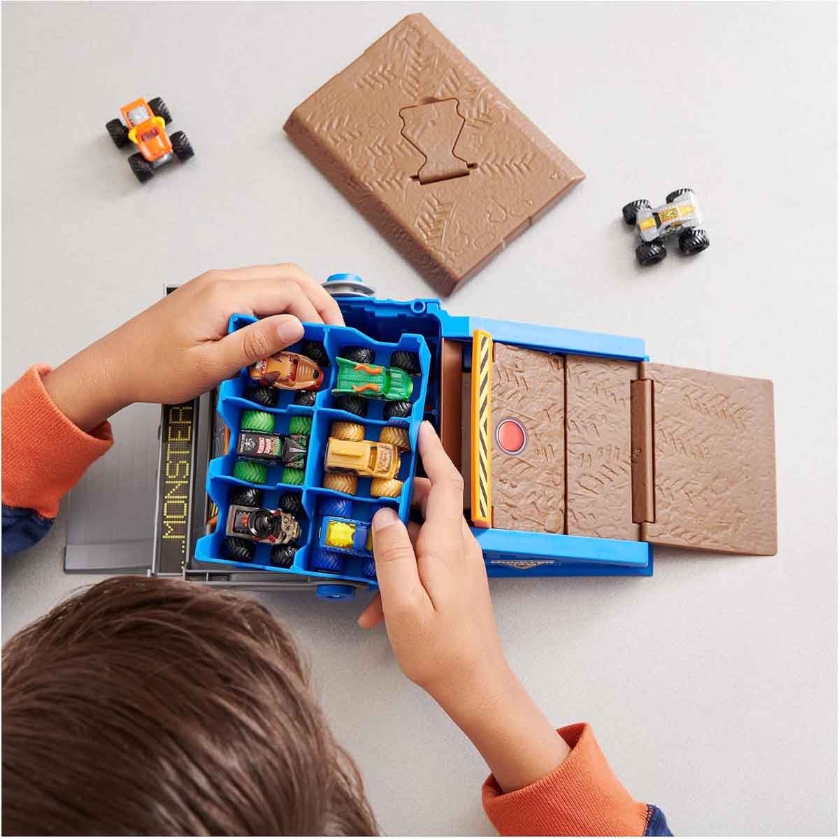 Monster Jam Mini Freestyle Flip Arena Playset Unisex, 3-4 Years