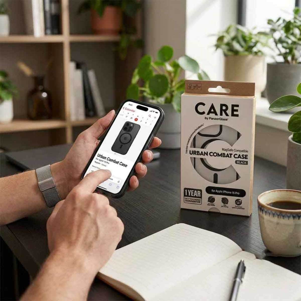 بانزرجلاس جراب كير أوربان كومبات شفاف بإطار أسود مع ماج سيف