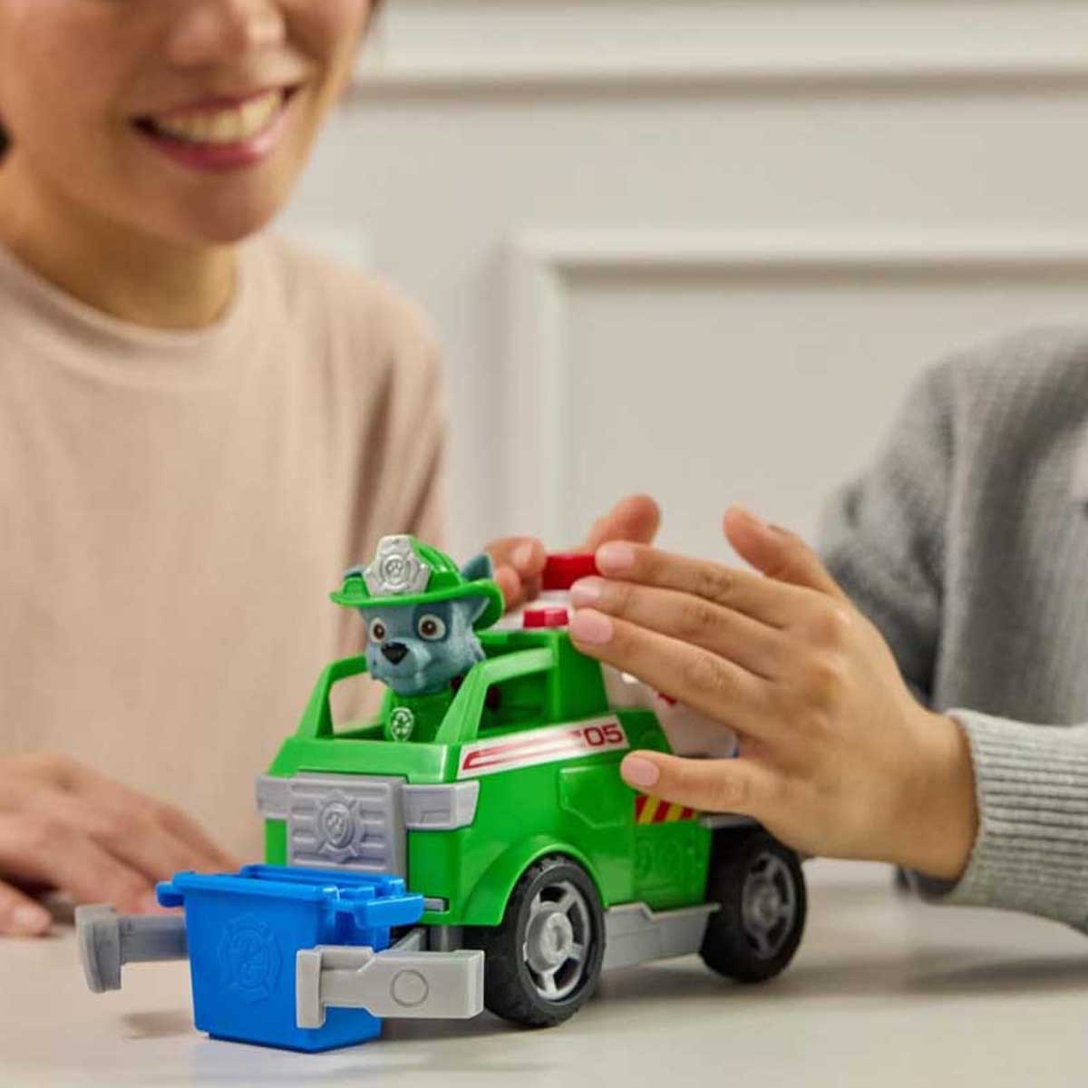 مجموعة ألعاب باو باترول: مركبة إطفاء كبيرة ولعبة روكي، مناسبة للجنسين، من 3 إلى 4 سنوات